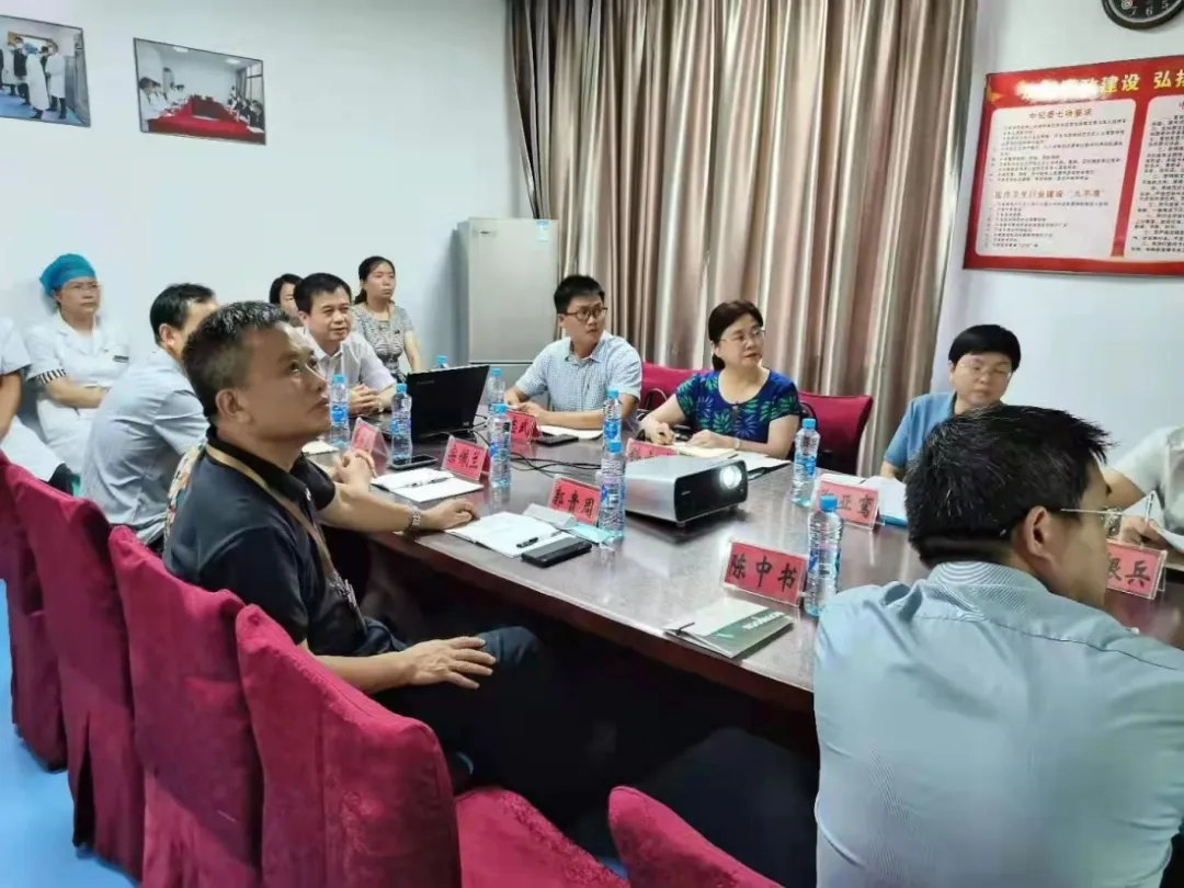 省衛(wèi)健委黨組成員、副主任鈄方芳調(diào)研我院科技創(chuàng)新工作