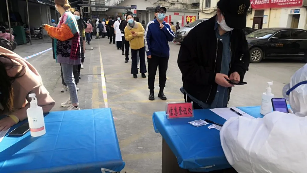 江西省胸科醫(yī)院開展贛通碼核酸檢測登記平臺使用和采樣演練