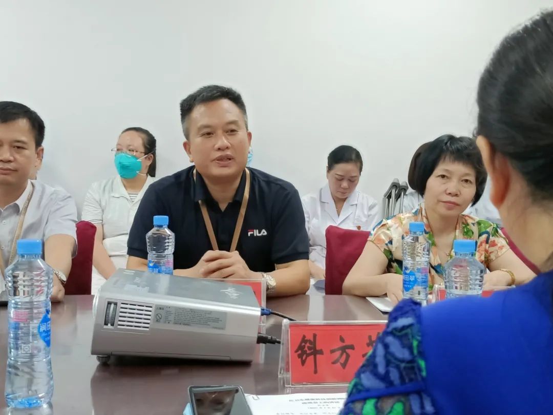 省衛(wèi)健委黨組成員、副主任鈄方芳調(diào)研我院科技創(chuàng)新工作