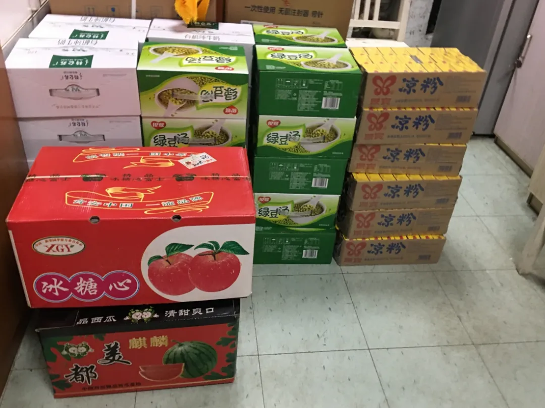 東湖區(qū)領(lǐng)導(dǎo)看望慰問我院新冠疫苗接種點(diǎn)醫(yī)護(hù)人員